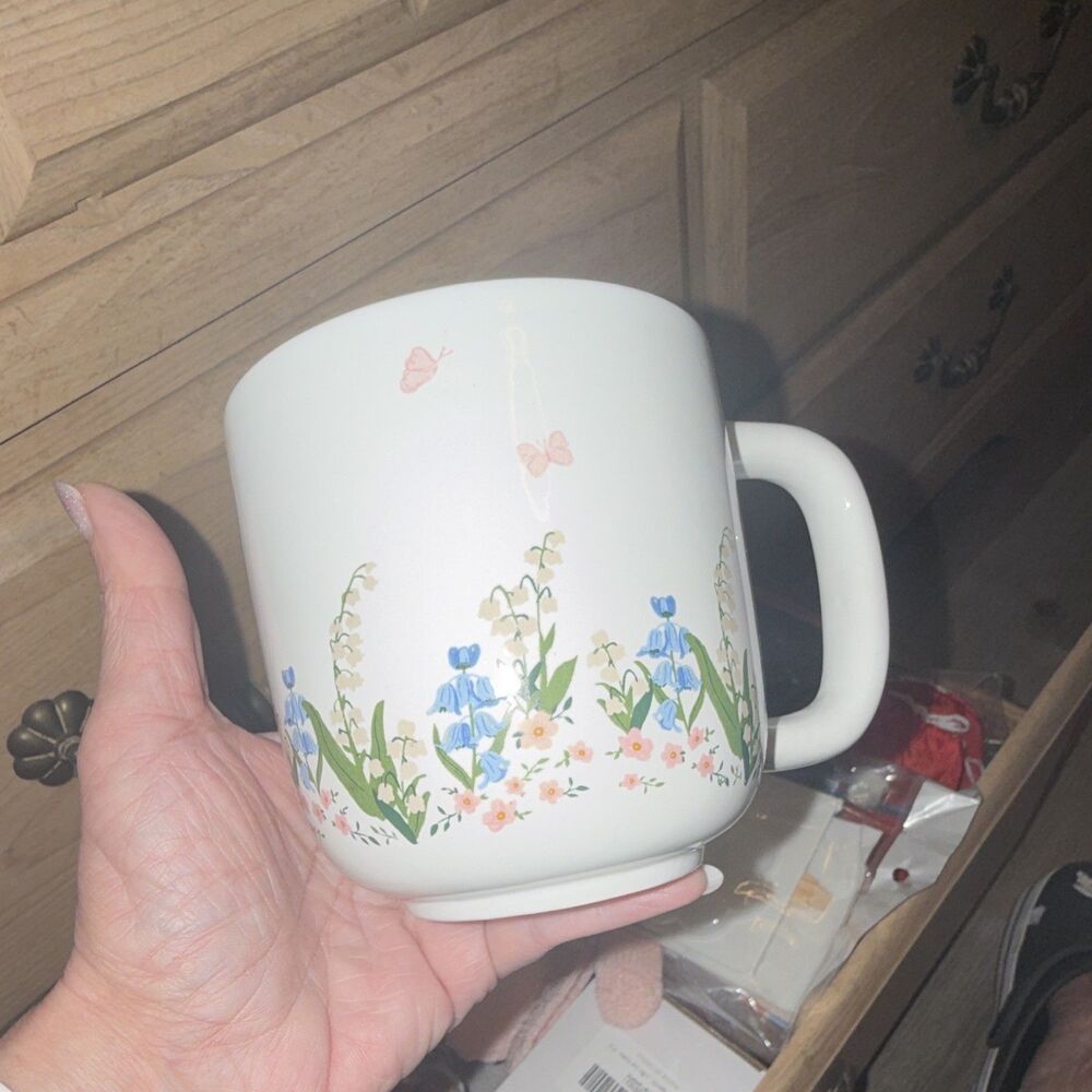 White Ceramic Floral Decorated Coffee Mug, 12 fl oz Contemporary Round